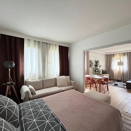 Big Apartment Eiffel Tower View Paris Exterior photo